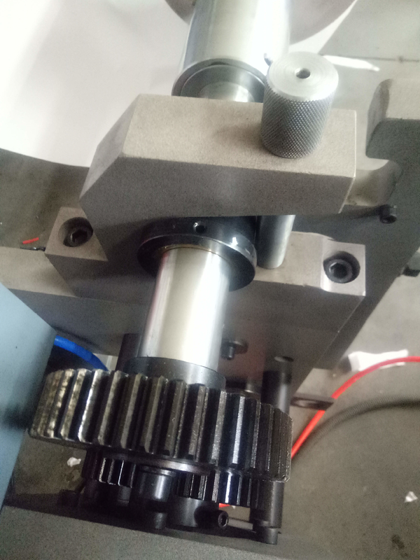 Inflatable Shaft and Flattening Roller Thermal Paper Slitting Machine for Smooth Operation