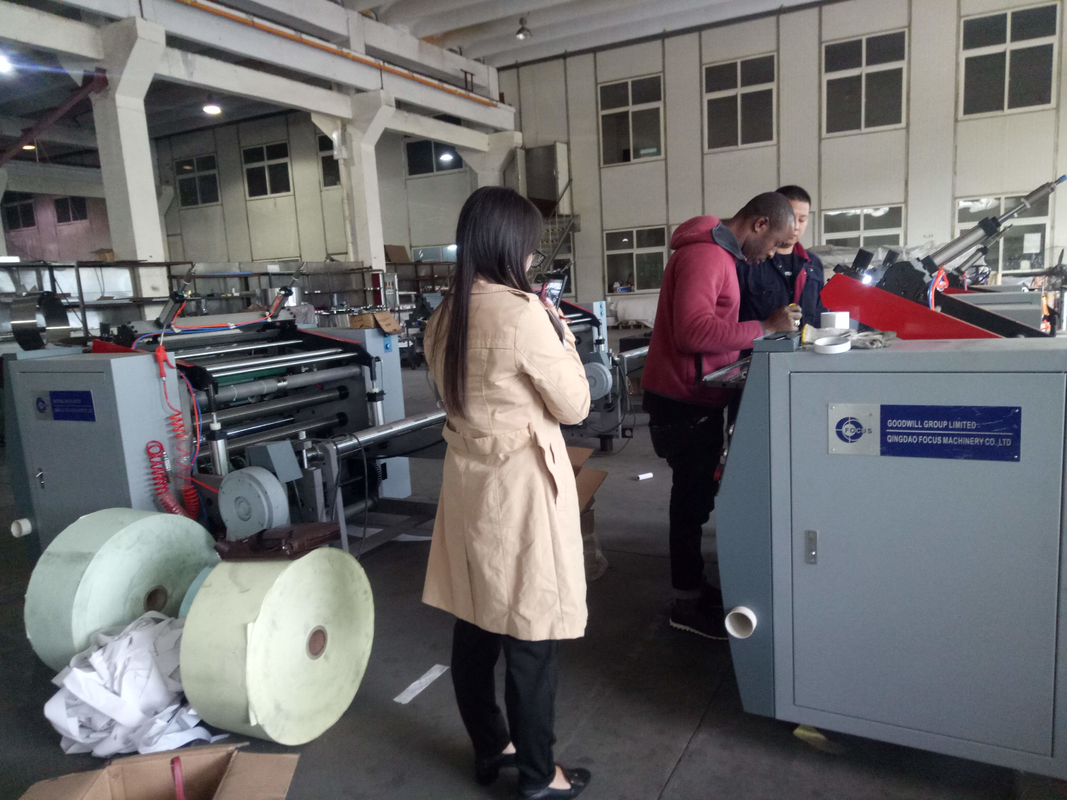Inflatable Shaft and Flattening Roller Thermal Paper Slitting Machine for Smooth Operation