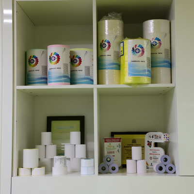 एटीएम पीओएस रोल के लिए चिकना थर्मल पेपर 80 मिमी x 80 मिमी रोल करता है